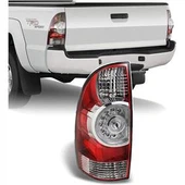 2013 ٹویوٹا ٹیکوما کے لیے ٹیل لائٹ۔